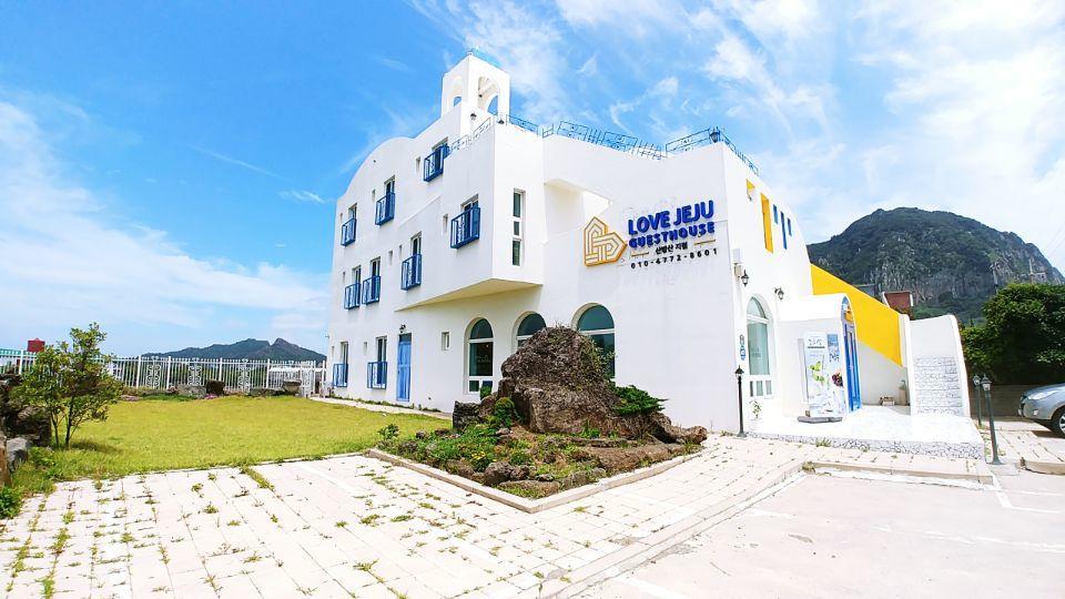 Love Jeju - Sanbangsan Сеогвипо Екстериор снимка